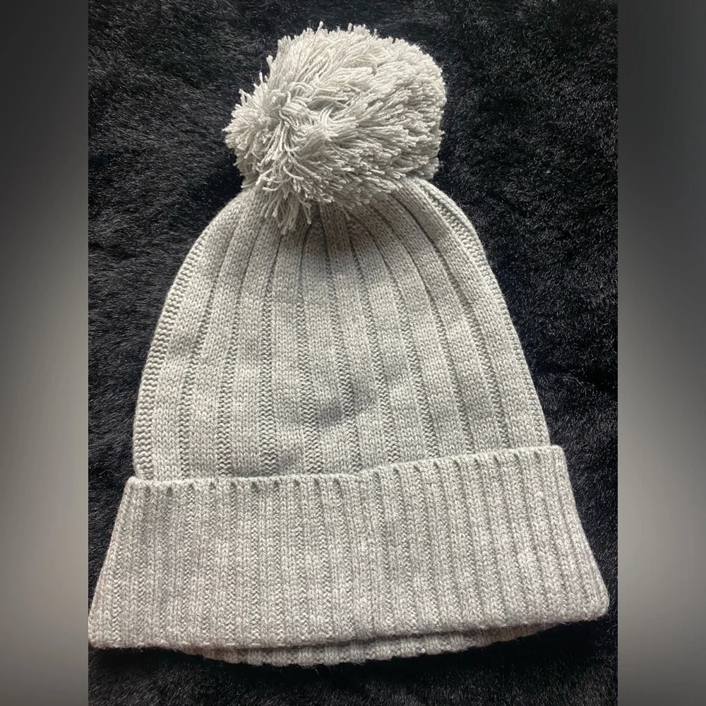 MICHAEL MICHAEL KORS Pom-Pom Acrylic Gray Knit Beanie Hat